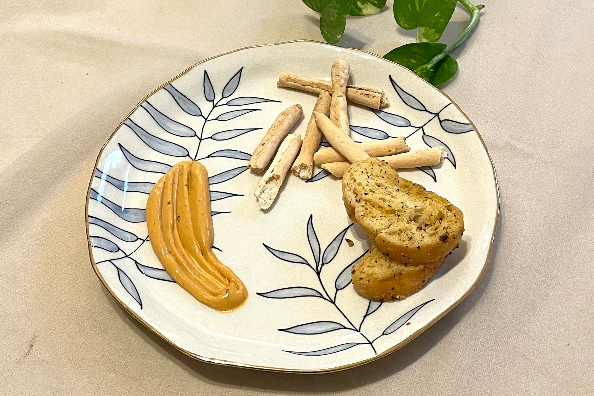 Golden Rim Snack Plate Three Leaf