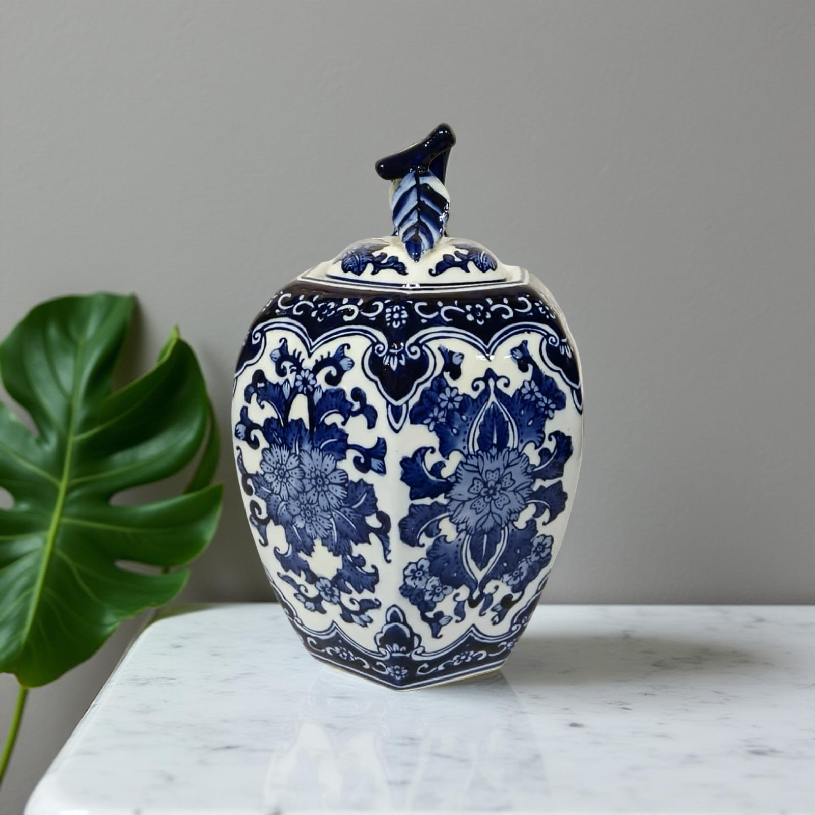 Temple Jar Albert with Flower Leaf Lid