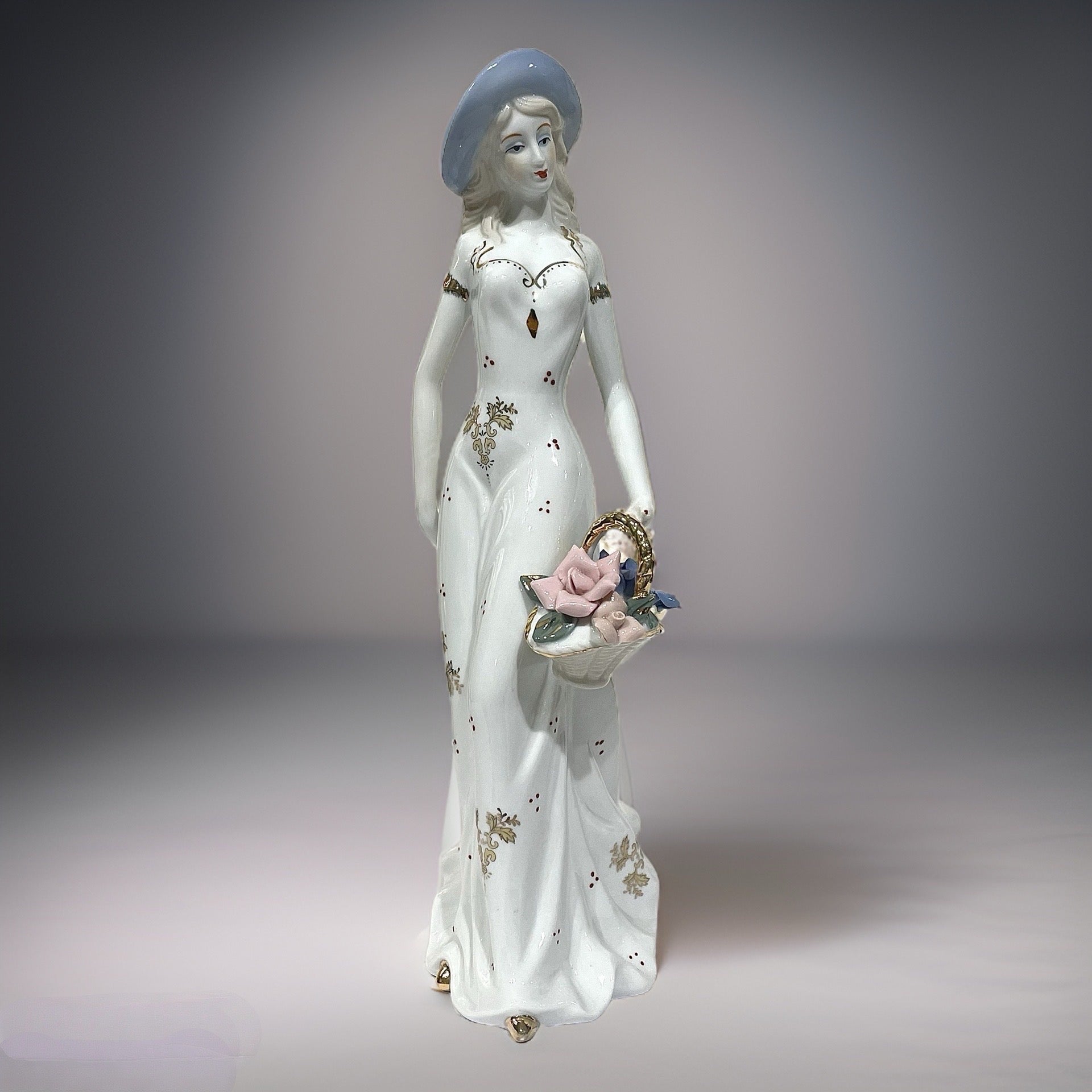 Figurine - Alice with Small Flowers