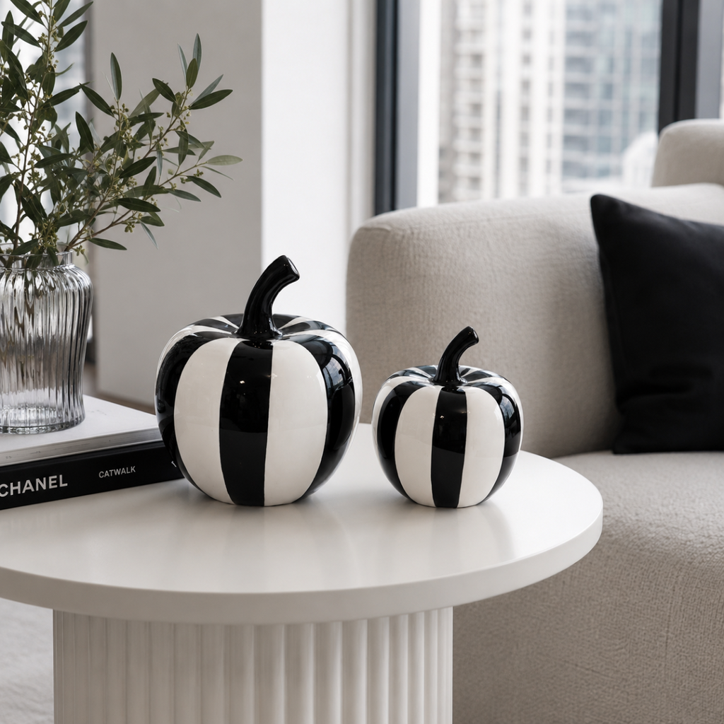 Décor - Black & White Apple (S)