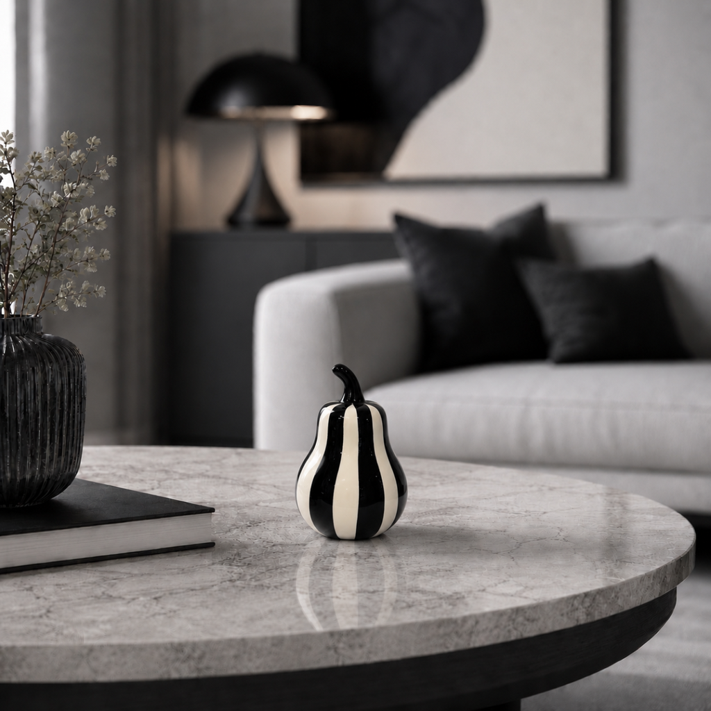 Décor - Black & White Pear (S)