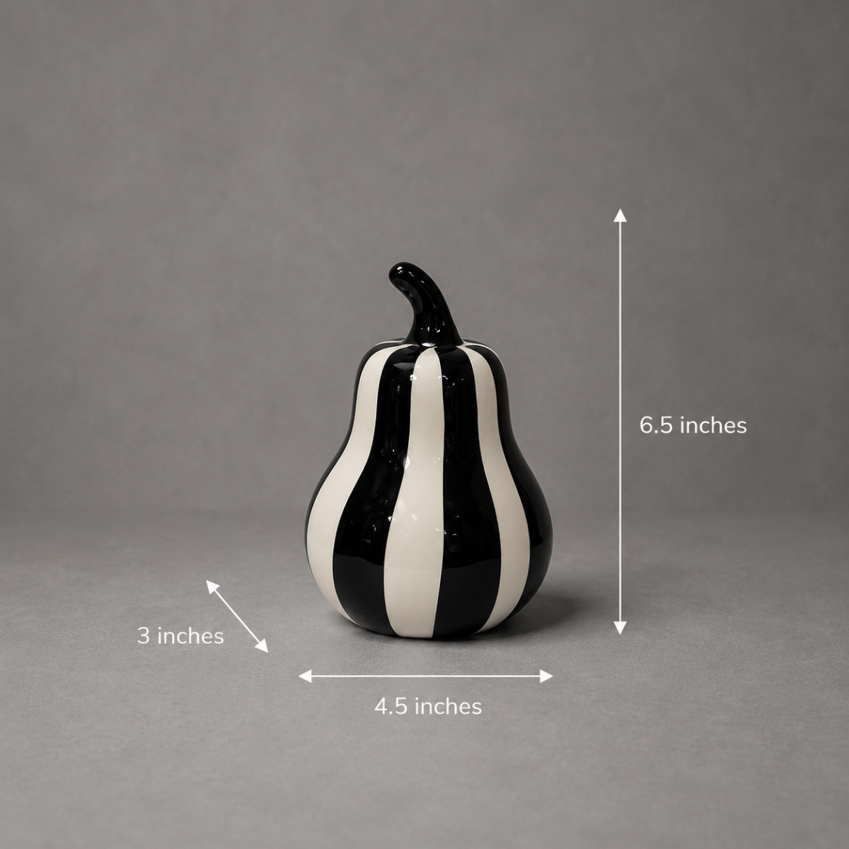 Décor - Black & White Pear (S)