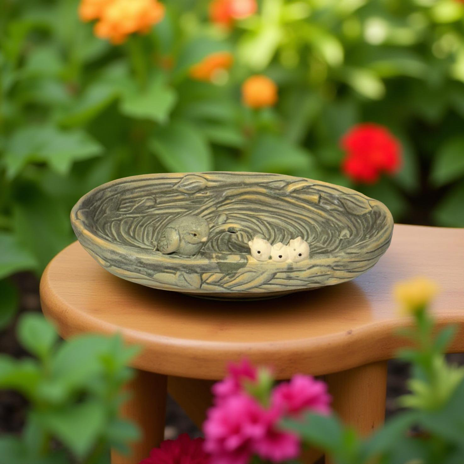 Bird Feeder Oval Green Mother & Chicks