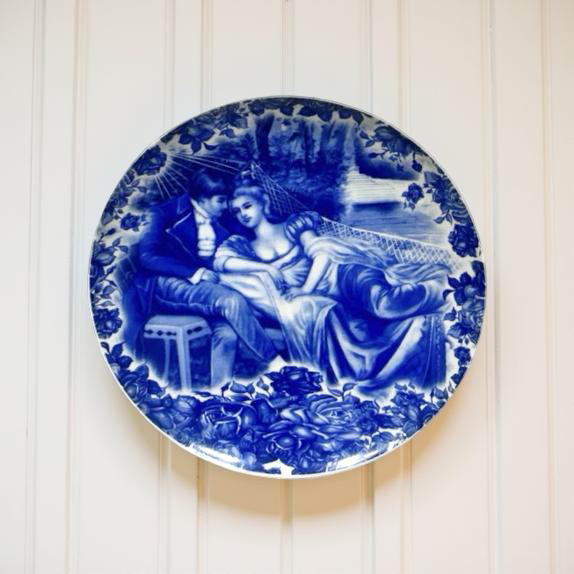 Decor Plate - Lady on Hammock Small
