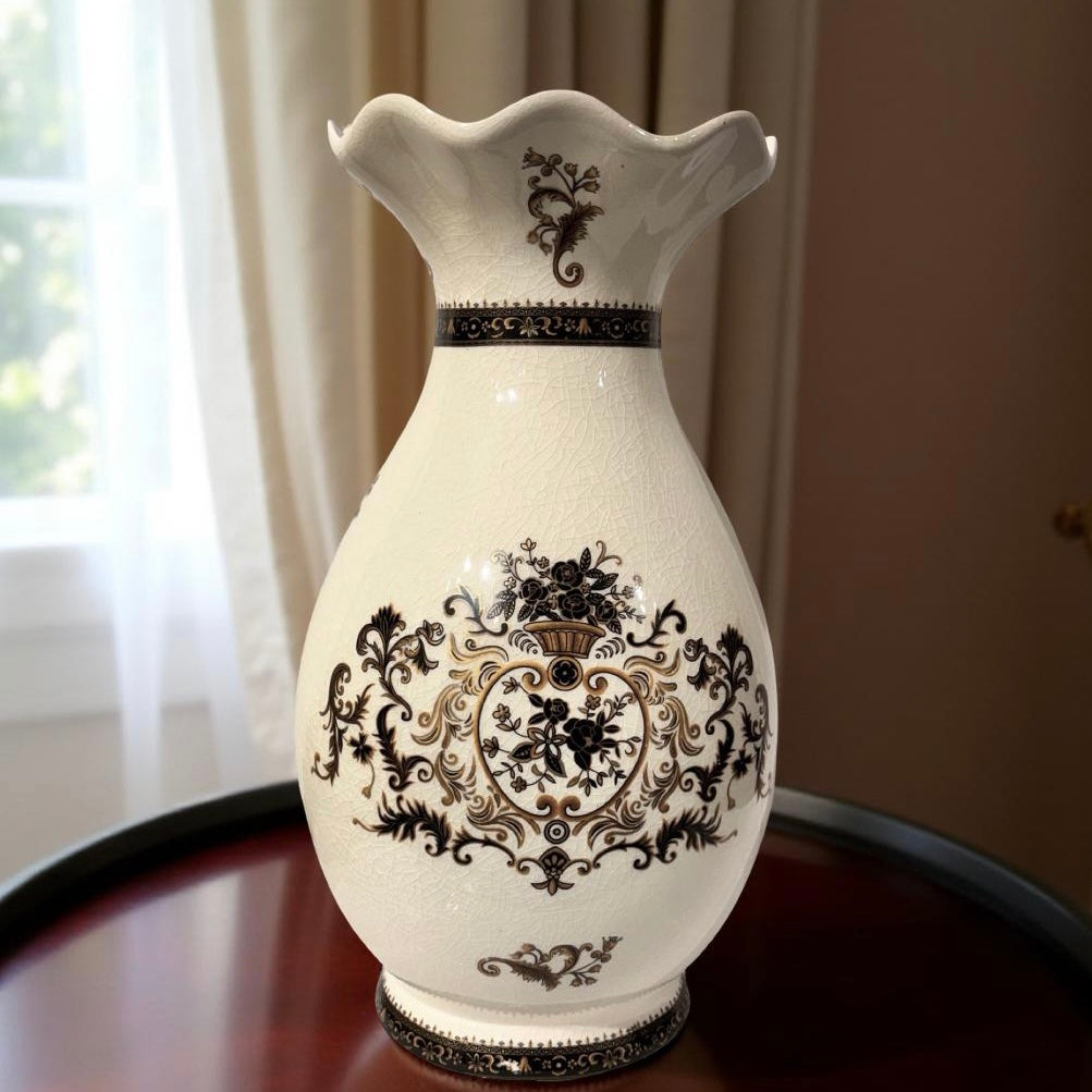 Georgia Ivory & Brown Scalloped Vase