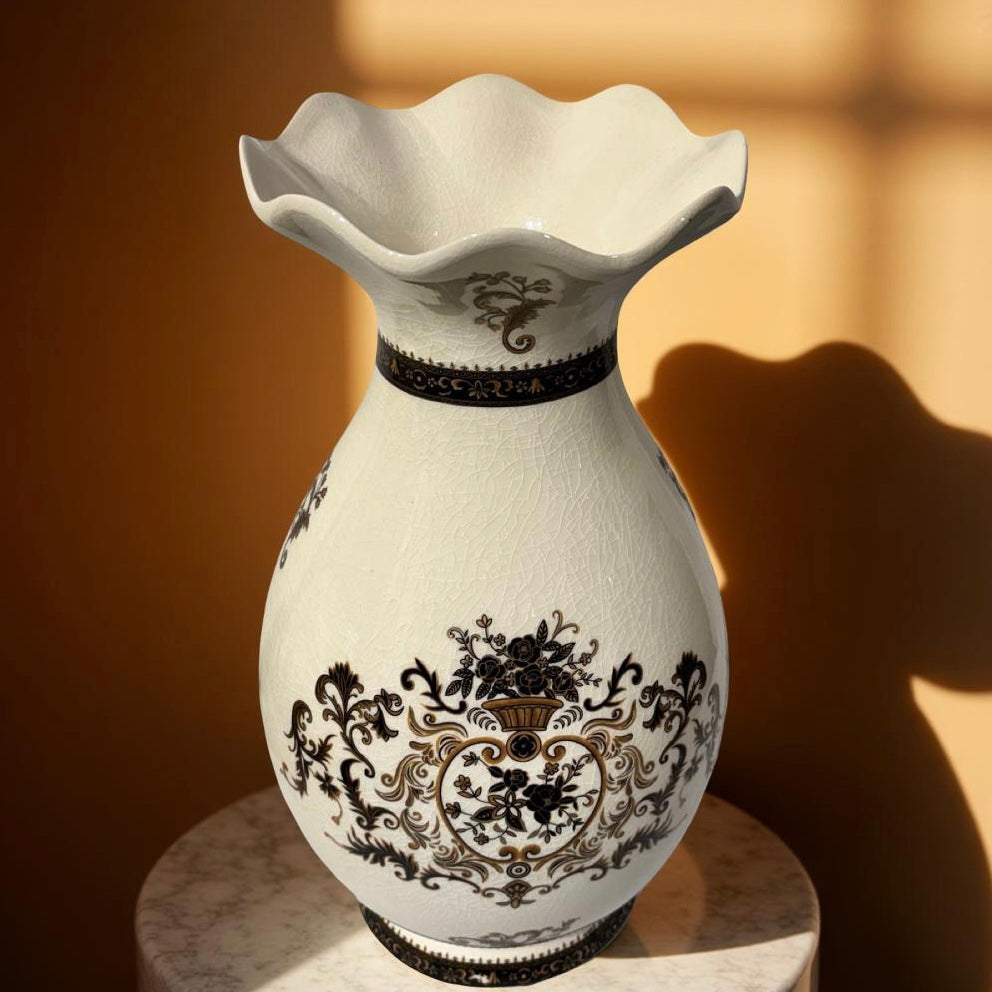 Georgia Ivory & Brown Scalloped Vase