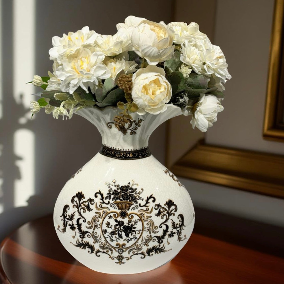 Georgia Ivory & Brown Broad Vase