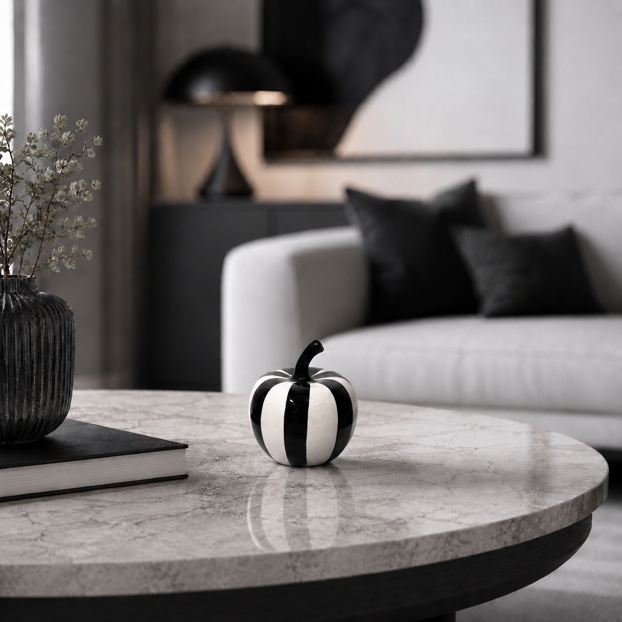 Décor - Black & White Apple (S)