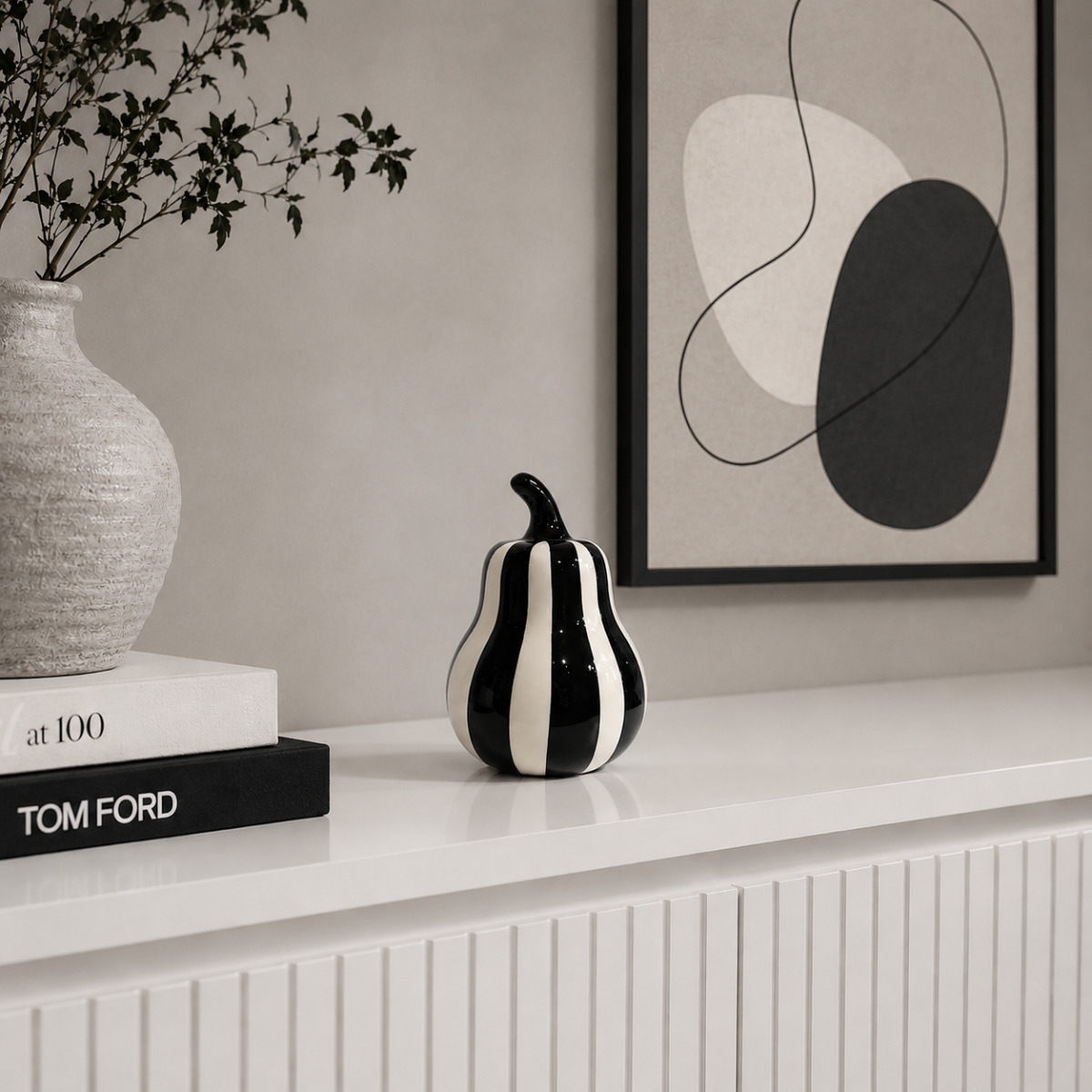 Décor - Black & White Pear (S)