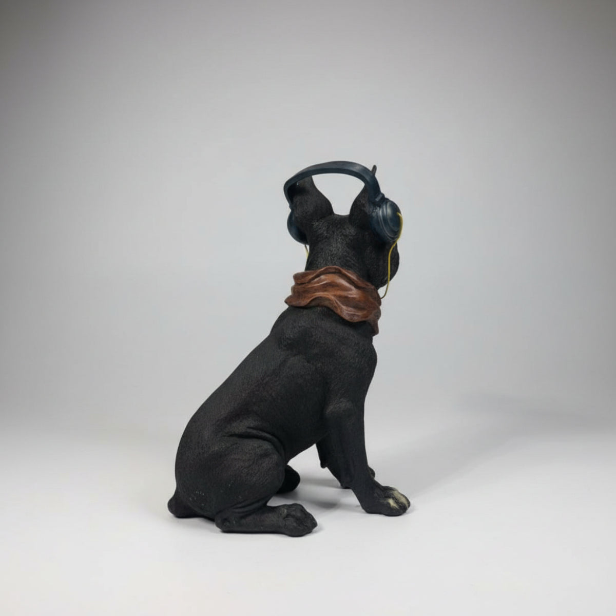 Decor - Black Doggie in Headphone