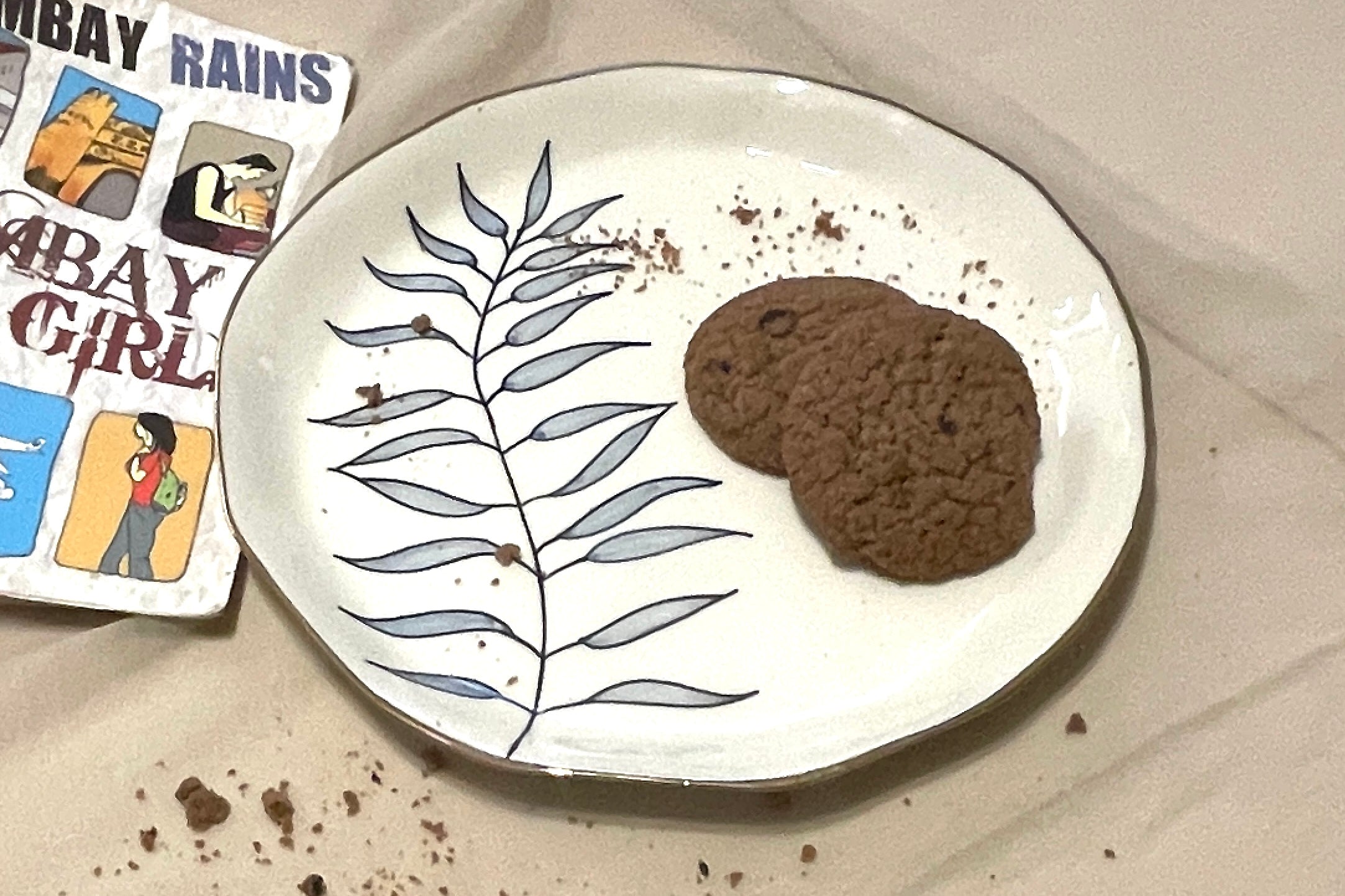Golden Rim Snack Plate Single Leaf