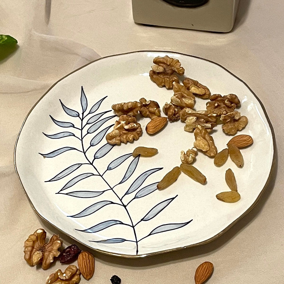 Golden Rim Snack Plate Single Leaf