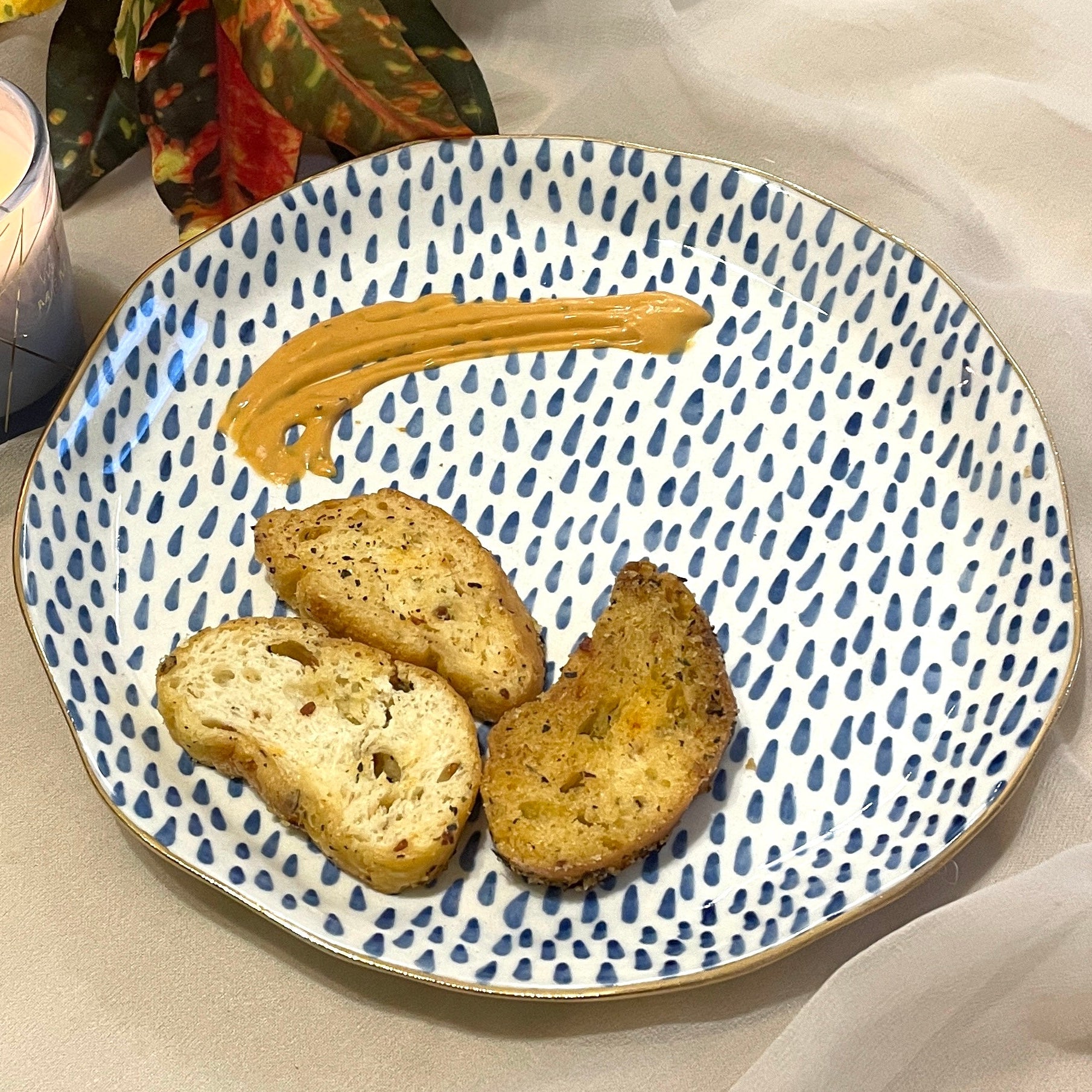 Golden Rim Snack Plate Falling Drops