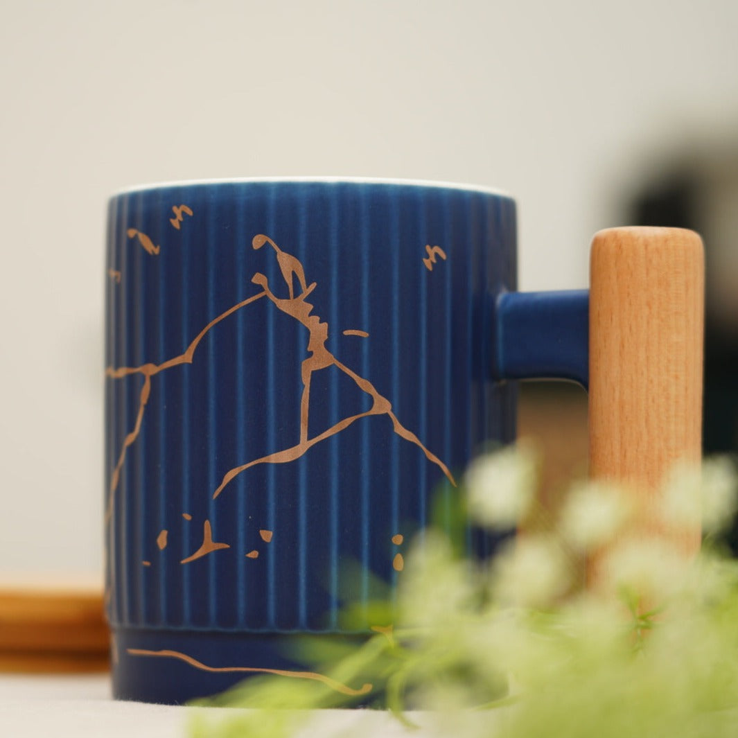 Gold Stroke Mug with Lid
