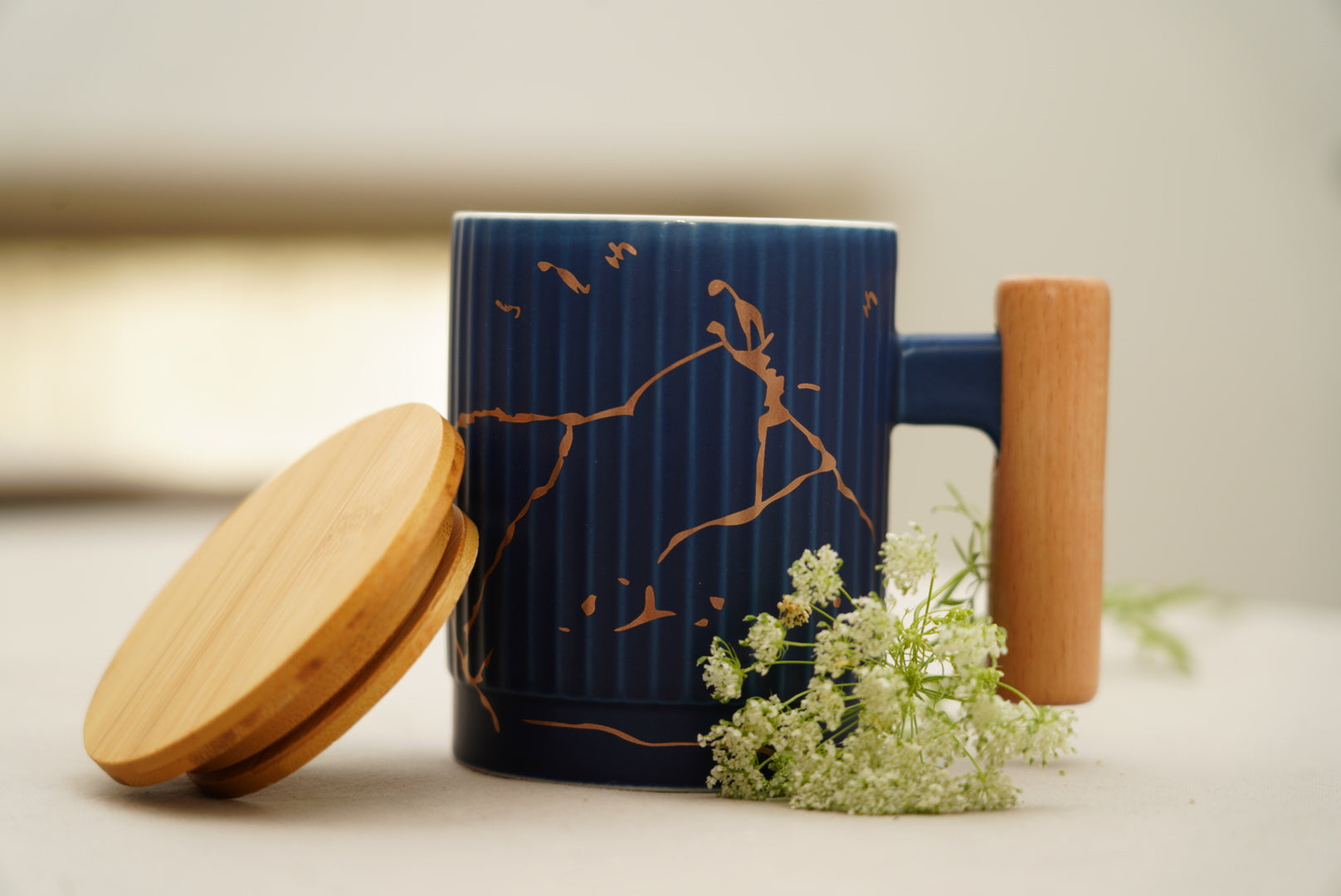Gold Stroke Mug with Lid