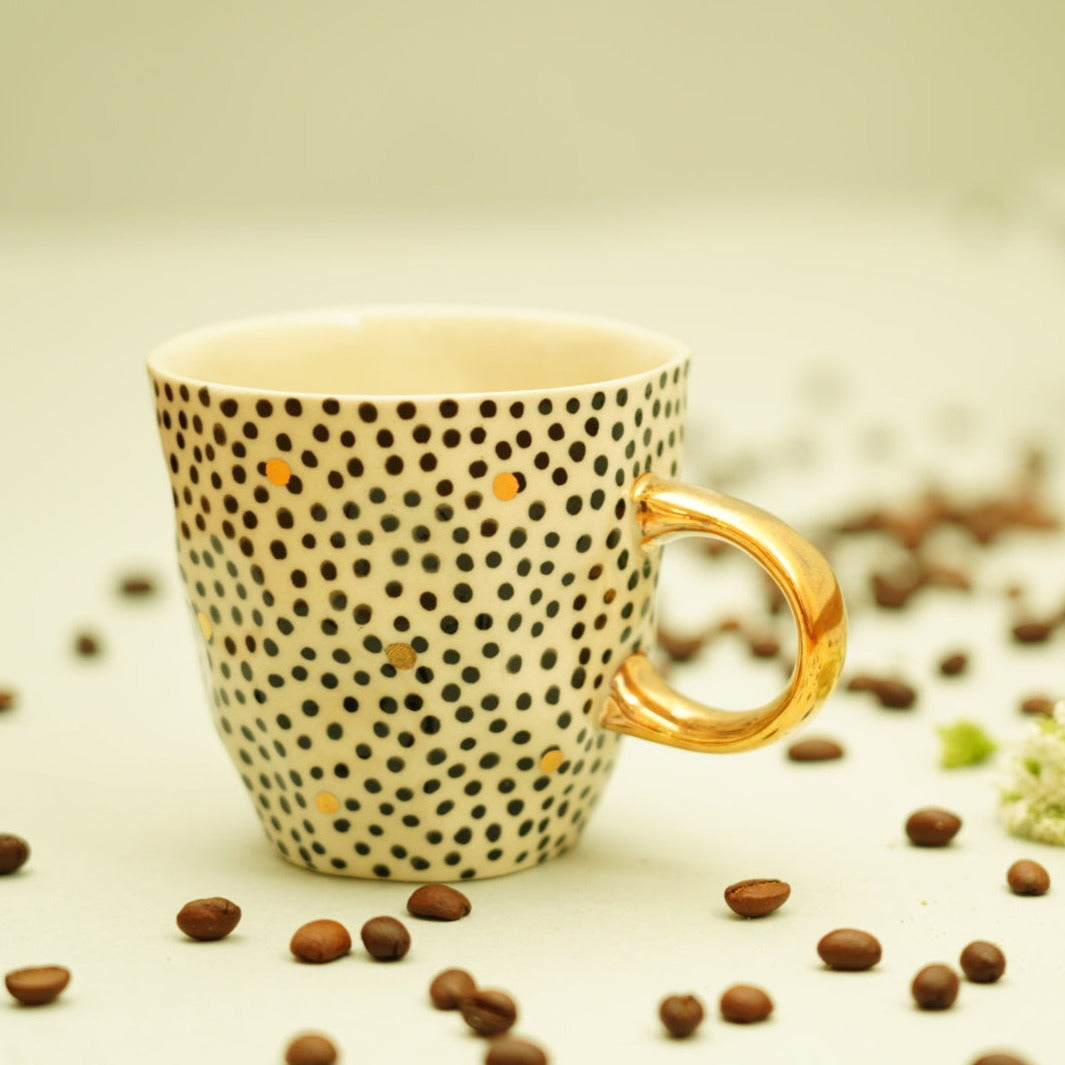 Estelle Mug Dotted Gold Black